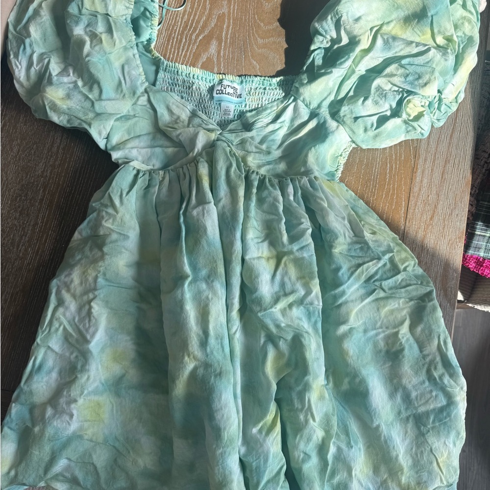 Women's Puff Sleeve Dress in Light Green